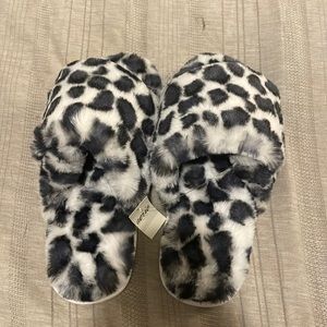 Aerie Cheetah Slippers NWT